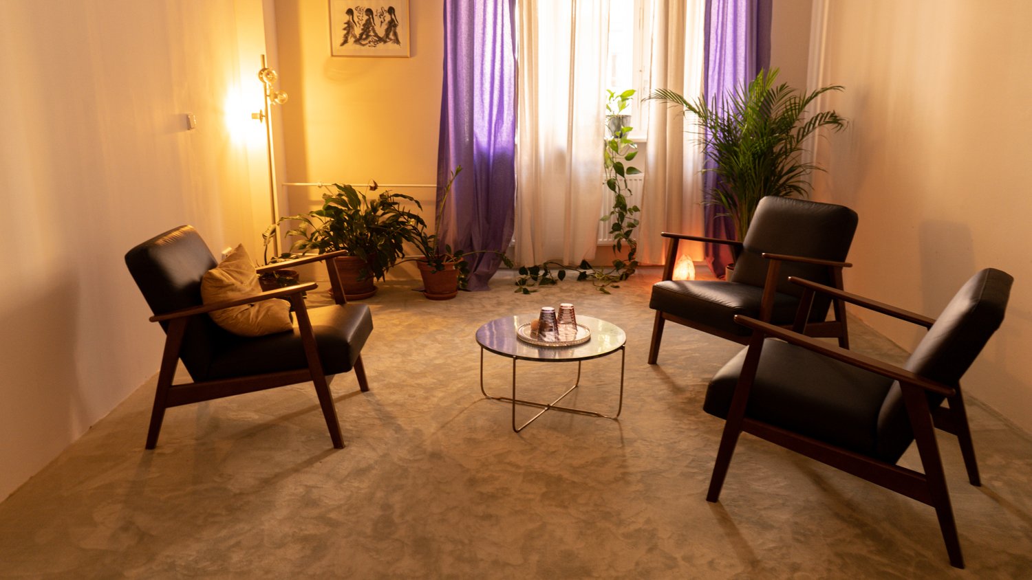 Therapy space at ōsmos studio in Neukölln, Berlin